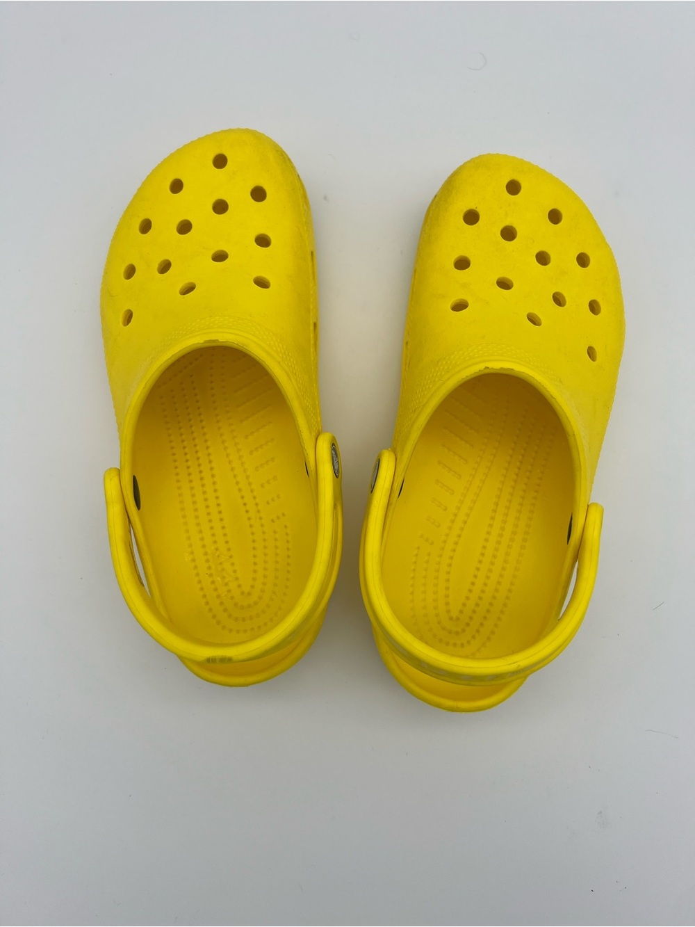 Crocs Women’s size 8 slip on shoes yellow clogs mules - Picture 8 of 9